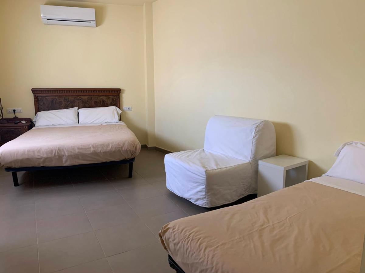 Hostal La Placeta Arbeca エクステリア 写真